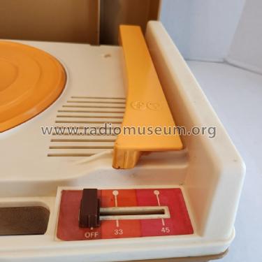 Phonograph 825; Fisher-Price; East (ID = 2972689) Sonido-V