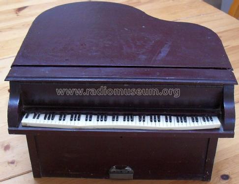 Grand Piano Radio Continental ; Franklin, L.K., Co., (ID = 1302297) Radio