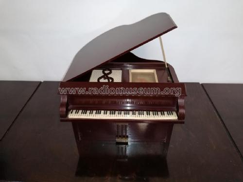 Grand Piano Radio Continental ; Franklin, L.K., Co., (ID = 2730487) Radio