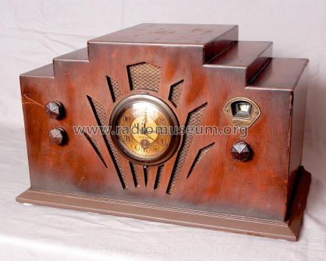 Radio with Clock ; Freshman Co. Inc., (ID = 2591937) Radio