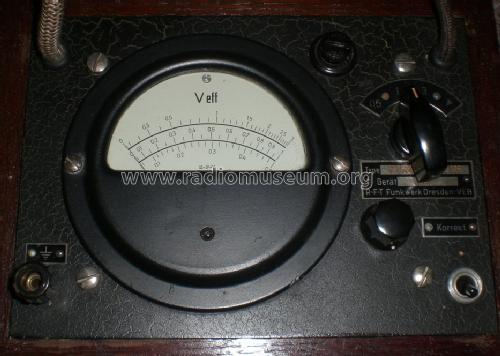 Röhrenvoltmeter RV6 KM586; Funkwerk Dresden, (ID = 1607350) Ausrüstung