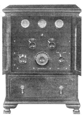 Three-valve cabinet set ; Gambrell Bros.Ltd., (ID = 905870) Radio
