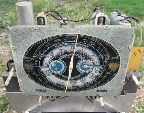 831 custom console ch= 831 + amp; Garod Radio Corp.; (ID = 1289925) Radio