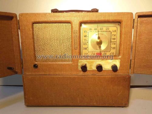 unknown portable radio ; Garod Radio Corp.; (ID = 2750845) Radio