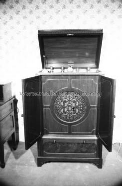 Gecophone Cabinet de-Luxe BC2010; GEC, General (ID = 2066328) Radio