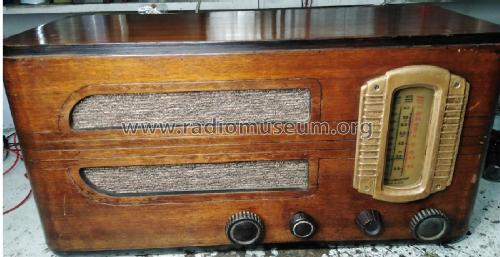 Wood table radio with BC, MW, SW unknown; General Electric Co. (ID = 2726018) Radio