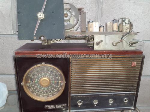 840; General Electric; (ID = 2506370) Radio