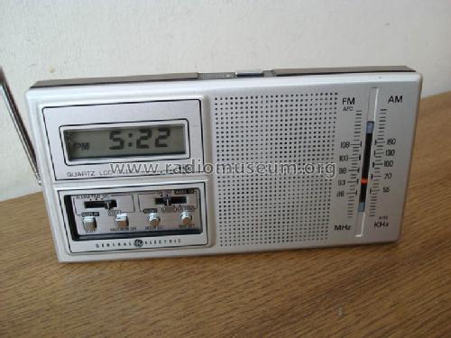 Radio-alarm 7-2100C; General Electric (ID = 468482) Radio