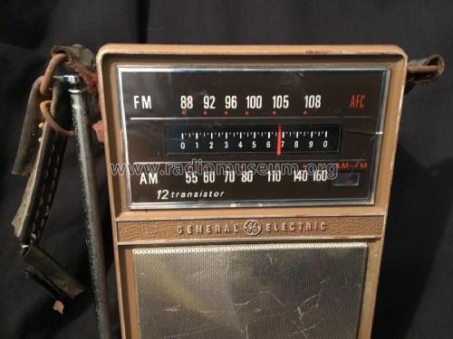 12 Transistor P1844B; General Electric Co. (ID = 2821256) Radio