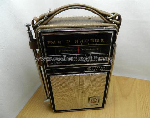 15 Transistor P975D; General Electric Co. (ID = 1195470) Radio