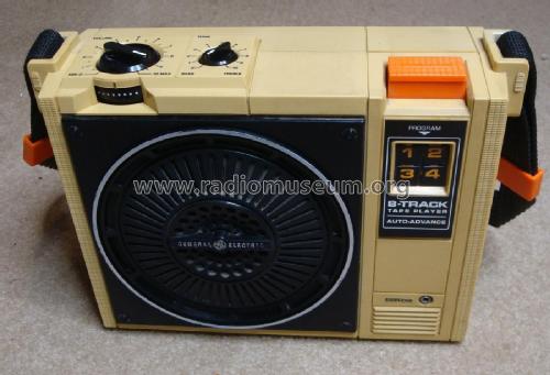 Portable 8-Track Tape Player 3-5506B; General Electric Co. (ID = 3150610) R-Player