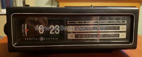 7-4310 F Flip Clock Radio; General Electric Co. (ID = 2857787) Radio