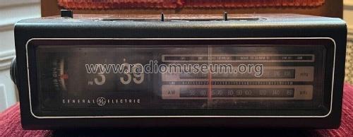 7-4310 F Flip Clock Radio; General Electric Co. (ID = 2859125) Radio
