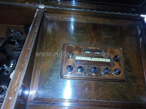 A-208 ; General Electric Co. (ID = 3253662) Radio