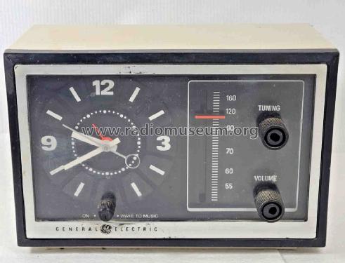 AM Clock Radio 7-4725 ; General Electric Co. (ID = 2995143) Radio