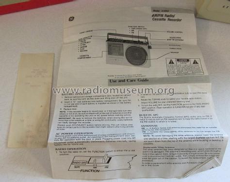 AM / FM Radio Cassette Recorder 3-5244; General Electric Co. (ID = 1463818) Radio