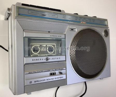AM/FM Radio Cassette Recorder 3-5246A; General Electric Co. (ID = 2824493) Radio