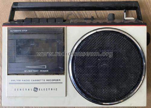 AM / FM Radio Cassette Recorder 3-5244; General Electric Co. (ID = 2875034) Radio