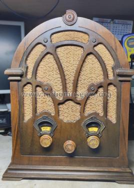 B-81 ; General Electric Co. (ID = 2831090) Radio