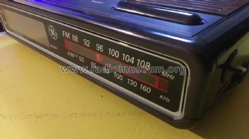 Digital Clock Radio 7-4612B; General Electric Co. (ID = 2857769) Radio