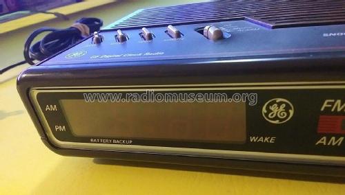 Digital Clock Radio 7-4612B; General Electric Co. (ID = 2857770) Radio