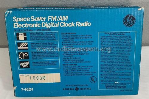 Electronic Digital FM/AM Clock Radio 7-4624A 'Space Saver'; General Electric Co. (ID = 2856146) Radio