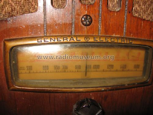 FB52 ; General Electric Co. (ID = 459623) Radio