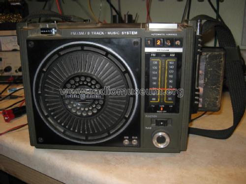 FM/AM/8 Track Music System 3-5507C; General Electric Co. (ID = 1801973) Radio
