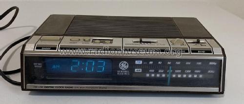 FM-AM Digital Clock Radio 7-4646A; General Electric Co. (ID = 2907958) Radio
