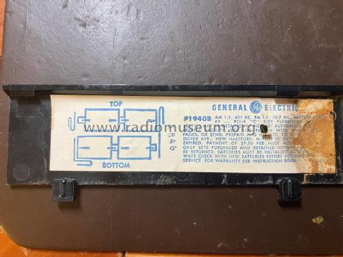GE FM/AM Car Portable Radio - Solid State Long Range P-1940B; General Electric Co. (ID = 3156965) Radio