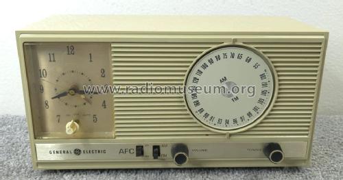 General Electric AM-FM Clock Radio C1515; General Electric Co. (ID = 3152714) Radio