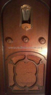 J-107 ; General Electric Co. (ID = 1568798) Radio