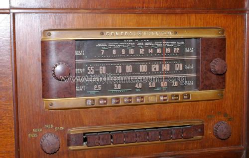 J-105 ; General Electric Co. (ID = 2028930) Radio