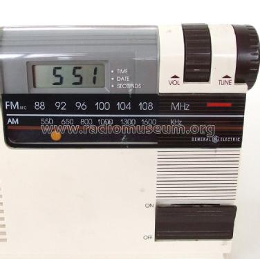 Kitchen Companion FM/AM Radio 7-4208A; General Electric Co. (ID = 1198114) Radio