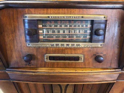 L-915 ; General Electric Co. (ID = 2590412) Radio