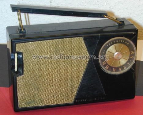 P807C ; General Electric Co. (ID = 2650698) Radio