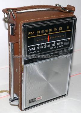 P977B ; General Electric Co. (ID = 2058411) Radio