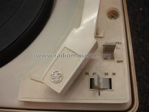 Solid State/Automatic Portable Record Player V631m; General Electric Co. (ID = 1711879) R-Player
