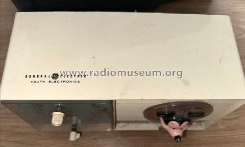 Youth Electronics 'Mickey Mouse' C2418A; General Electric Co. (ID = 2993773) Radio