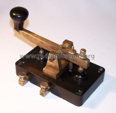 Clipsal Morse Key CAT No. 610; Gerard & Goodman Ltd (ID = 2407670) Morse+TTY