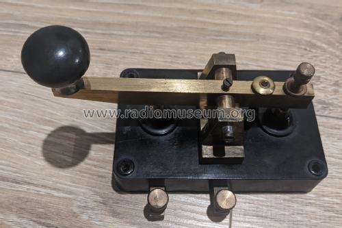 Clipsal Morse Key CAT No. 610; Gerard & Goodman Ltd (ID = 2839681) Morse+TTY