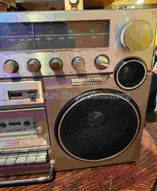 Stereo Radio Cassette Recorder TSR-641; Gold Star Co., Ltd., (ID = 2985608) Radio