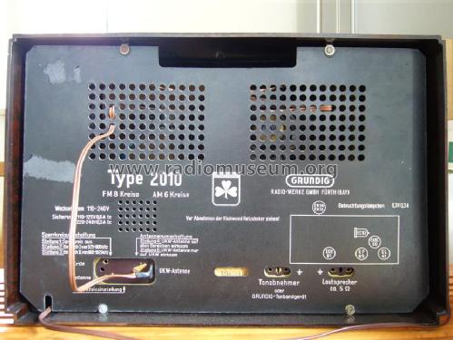 2010; Grundig Radio- (ID = 620267) Radio