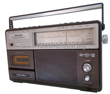 RR220 International; Grundig Radio- (ID = 1805823) Radio