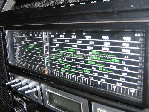 Satellit professional Stereo 2400; Grundig Radio- (ID = 1181214) Radio