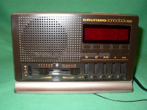 sonoclock 700; Grundig Radio- (ID = 1006944) Radio