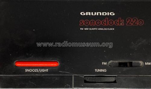 Sonoclock 220; Grundig Radio- (ID = 2615818) Radio
