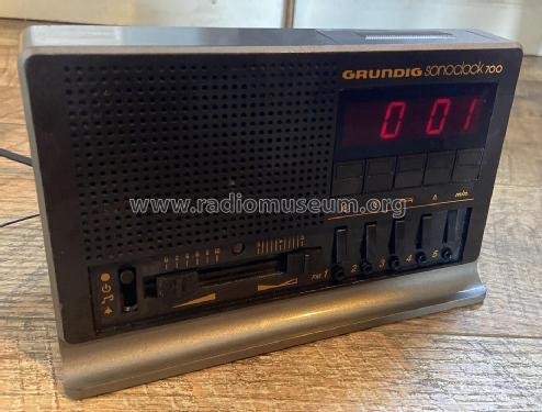 sonoclock 700; Grundig Radio- (ID = 2822918) Radio