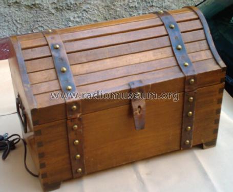 638A The Buccaneer Chest; Guild Radio & (ID = 757770) Radio