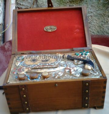 638A The Buccaneer Chest; Guild Radio & (ID = 757771) Radio